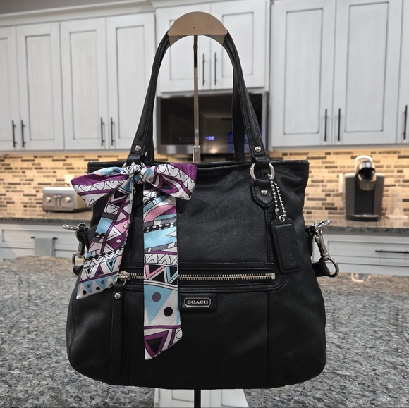 Coach Handbags - Coach Daisy Mia Black Leather Handbag